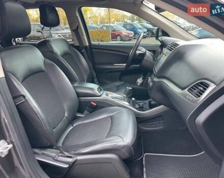 Серый Додж Джорни, объемом двигателя 3.61 л и пробегом 98 тыс. км за 17990 $, фото 11 на Automoto.ua