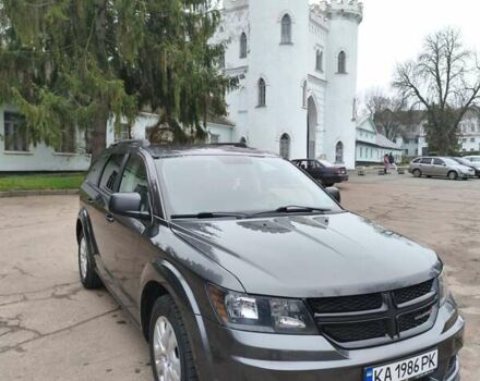 Серый Додж Джорни, объемом двигателя 2.36 л и пробегом 105 тыс. км за 13000 $, фото 1 на Automoto.ua