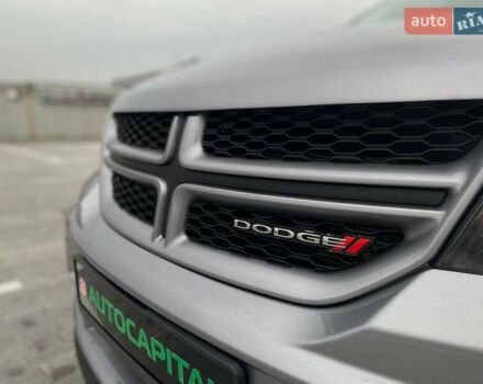 Серый Додж Джорни, объемом двигателя 2.36 л и пробегом 97 тыс. км за 11490 $, фото 5 на Automoto.ua