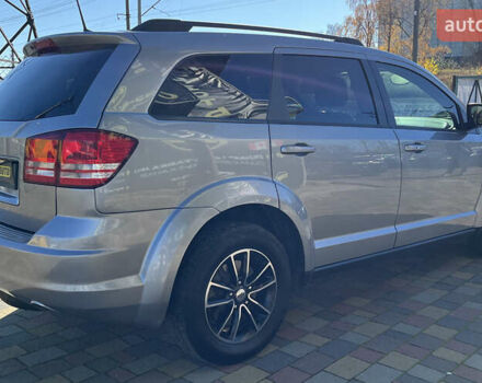 Серый Додж Джорни, объемом двигателя 2.36 л и пробегом 123 тыс. км за 13150 $, фото 6 на Automoto.ua