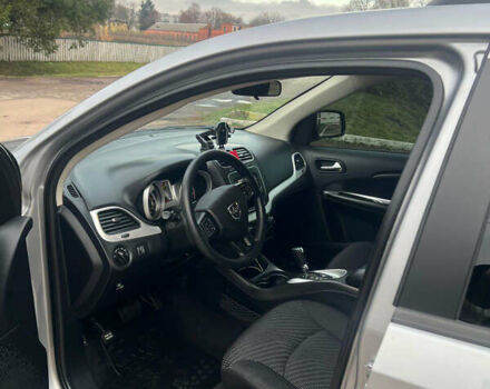 Серый Додж Джорни, объемом двигателя 2.4 л и пробегом 112 тыс. км за 13000 $, фото 5 на Automoto.ua