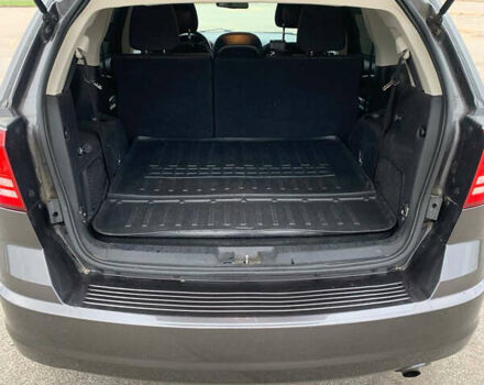 Серый Додж Джорни, объемом двигателя 2.36 л и пробегом 105 тыс. км за 13500 $, фото 4 на Automoto.ua