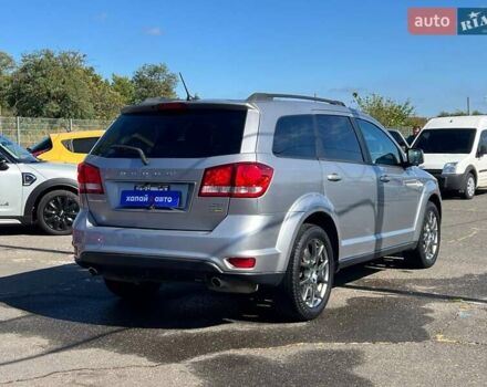 Серый Додж Джорни, объемом двигателя 3.6 л и пробегом 81 тыс. км за 14799 $, фото 4 на Automoto.ua