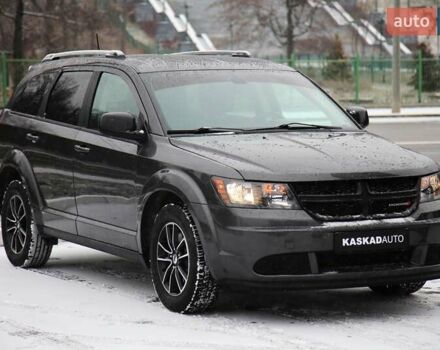 Серый Додж Джорни, объемом двигателя 2.36 л и пробегом 157 тыс. км за 13900 $, фото 2 на Automoto.ua