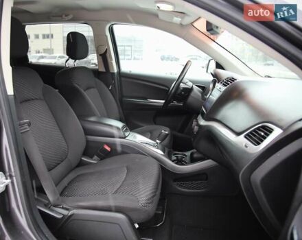 Серый Додж Джорни, объемом двигателя 2.36 л и пробегом 157 тыс. км за 13900 $, фото 9 на Automoto.ua