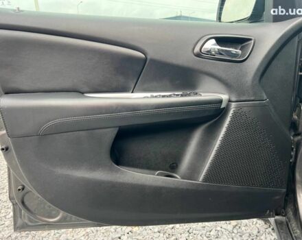 Серый Додж Джорни, объемом двигателя 2.4 л и пробегом 58 тыс. км за 13490 $, фото 14 на Automoto.ua