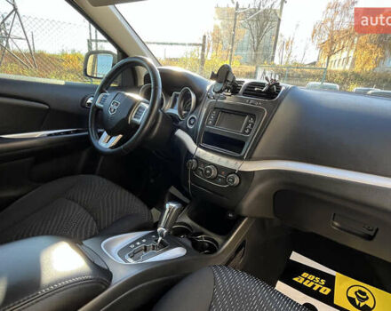 Серый Додж Джорни, объемом двигателя 2.36 л и пробегом 123 тыс. км за 13150 $, фото 15 на Automoto.ua