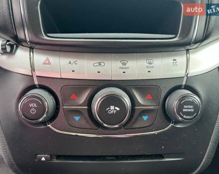 Сірий Додж Джорні, об'ємом двигуна 2.4 л та пробігом 58 тис. км за 13390 $, фото 27 на Automoto.ua