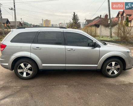 Серый Додж Джорни, объемом двигателя 2.4 л и пробегом 112 тыс. км за 13000 $, фото 2 на Automoto.ua