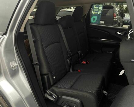 Серый Додж Джорни, объемом двигателя 2.4 л и пробегом 97 тыс. км за 11490 $, фото 13 на Automoto.ua