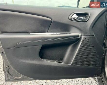 Сірий Додж Джорні, об'ємом двигуна 2.4 л та пробігом 58 тис. км за 13390 $, фото 14 на Automoto.ua