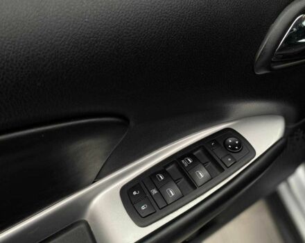 Серый Додж Джорни, объемом двигателя 2.4 л и пробегом 97 тыс. км за 11490 $, фото 9 на Automoto.ua