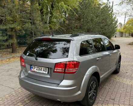 Серый Додж Джорни, объемом двигателя 2.4 л и пробегом 177 тыс. км за 12999 $, фото 4 на Automoto.ua