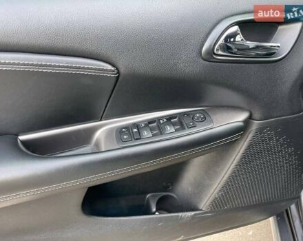 Серый Додж Джорни, объемом двигателя 3.61 л и пробегом 98 тыс. км за 17990 $, фото 12 на Automoto.ua