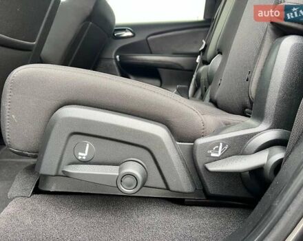 Сірий Додж Джорні, об'ємом двигуна 2.4 л та пробігом 58 тис. км за 13390 $, фото 34 на Automoto.ua