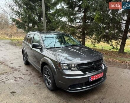 Серый Додж Джорни, объемом двигателя 2.4 л и пробегом 175 тыс. км за 10700 $, фото 1 на Automoto.ua