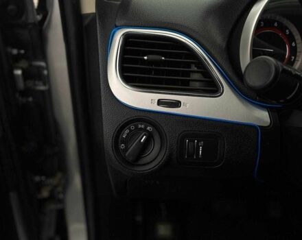 Серый Додж Джорни, объемом двигателя 2.4 л и пробегом 97 тыс. км за 11490 $, фото 15 на Automoto.ua