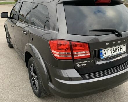 Серый Додж Джорни, объемом двигателя 2.4 л и пробегом 105 тыс. км за 13500 $, фото 4 на Automoto.ua