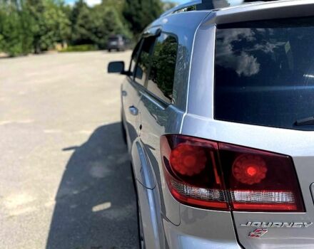 Серый Додж Джорни, объемом двигателя 3.6 л и пробегом 142 тыс. км за 13200 $, фото 5 на Automoto.ua