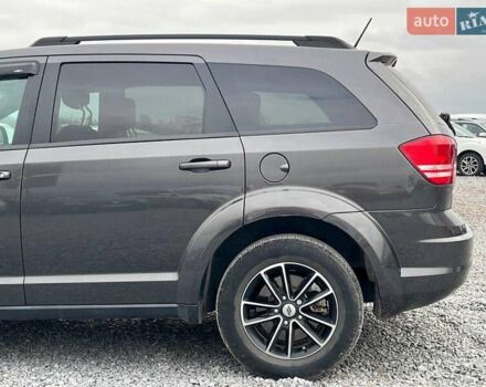 Сірий Додж Джорні, об'ємом двигуна 2.4 л та пробігом 58 тис. км за 13390 $, фото 5 на Automoto.ua