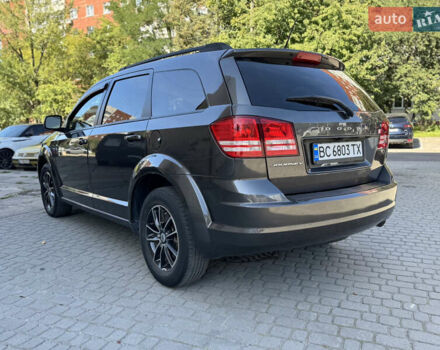 Серый Додж Джорни, объемом двигателя 2.36 л и пробегом 57 тыс. км за 13500 $, фото 6 на Automoto.ua