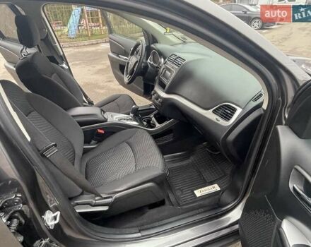 Серый Додж Джорни, объемом двигателя 2.36 л и пробегом 105 тыс. км за 12999 $, фото 12 на Automoto.ua