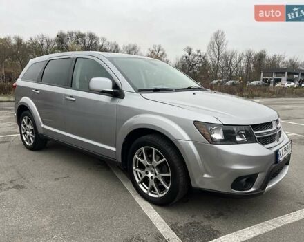 Серый Додж Джорни, объемом двигателя 3.6 л и пробегом 178 тыс. км за 12500 $, фото 1 на Automoto.ua