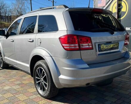 Серый Додж Джорни, объемом двигателя 2.4 л и пробегом 123 тыс. км за 13150 $, фото 4 на Automoto.ua