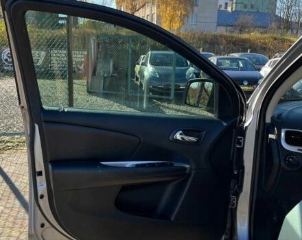 Серый Додж Джорни, объемом двигателя 2.4 л и пробегом 123 тыс. км за 13150 $, фото 19 на Automoto.ua