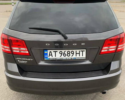 Серый Додж Джорни, объемом двигателя 2.36 л и пробегом 105 тыс. км за 13500 $, фото 3 на Automoto.ua
