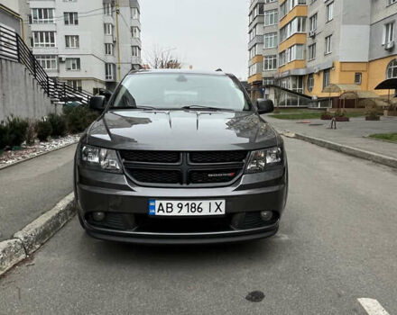 Серый Додж Джорни, объемом двигателя 2.36 л и пробегом 168 тыс. км за 12000 $, фото 2 на Automoto.ua