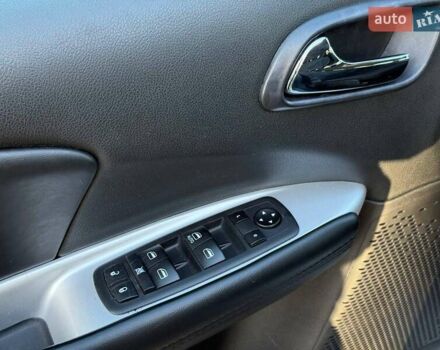 Серый Додж Джорни, объемом двигателя 2.36 л и пробегом 108 тыс. км за 12799 $, фото 12 на Automoto.ua