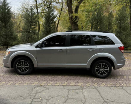 Серый Додж Джорни, объемом двигателя 2.4 л и пробегом 177 тыс. км за 12999 $, фото 7 на Automoto.ua