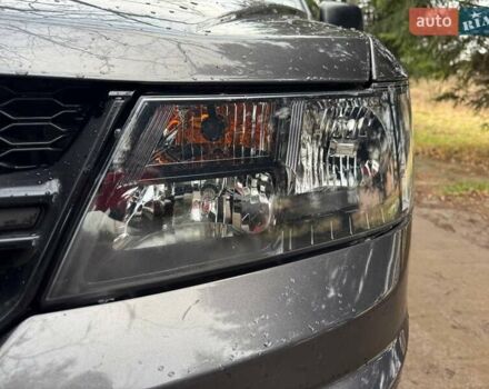 Серый Додж Джорни, объемом двигателя 2.4 л и пробегом 175 тыс. км за 10700 $, фото 26 на Automoto.ua