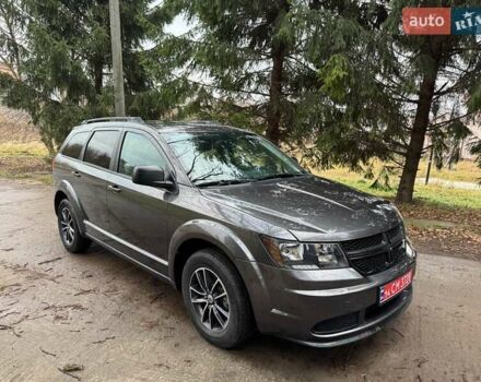 Серый Додж Джорни, объемом двигателя 2.4 л и пробегом 175 тыс. км за 10700 $, фото 5 на Automoto.ua