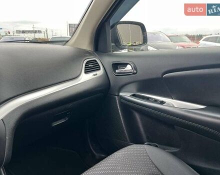 Сірий Додж Джорні, об'ємом двигуна 2.4 л та пробігом 58 тис. км за 13390 $, фото 29 на Automoto.ua