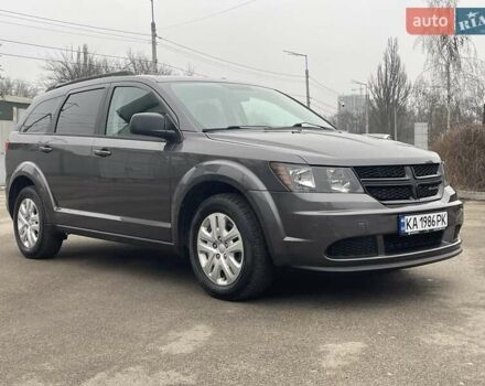 Серый Додж Джорни, объемом двигателя 2.36 л и пробегом 105 тыс. км за 12999 $, фото 2 на Automoto.ua