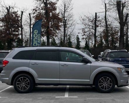 Серый Додж Джорни, объемом двигателя 2.4 л и пробегом 97 тыс. км за 11490 $, фото 3 на Automoto.ua