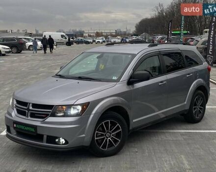 Серый Додж Джорни, объемом двигателя 2.36 л и пробегом 97 тыс. км за 11490 $, фото 1 на Automoto.ua