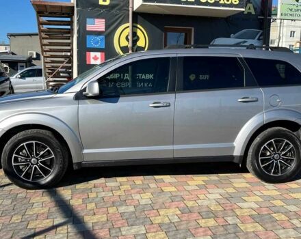 Серый Додж Джорни, объемом двигателя 2.4 л и пробегом 123 тыс. км за 13150 $, фото 3 на Automoto.ua