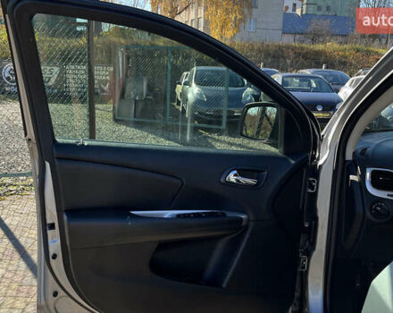 Серый Додж Джорни, объемом двигателя 2.36 л и пробегом 123 тыс. км за 13150 $, фото 19 на Automoto.ua