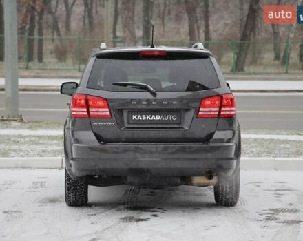 Серый Додж Джорни, объемом двигателя 2.36 л и пробегом 157 тыс. км за 13900 $, фото 4 на Automoto.ua