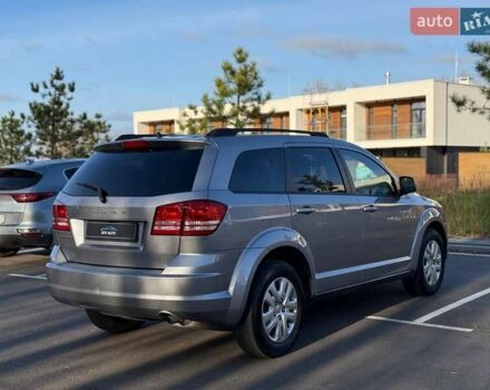 Серый Додж Джорни, объемом двигателя 2.36 л и пробегом 108 тыс. км за 12799 $, фото 6 на Automoto.ua