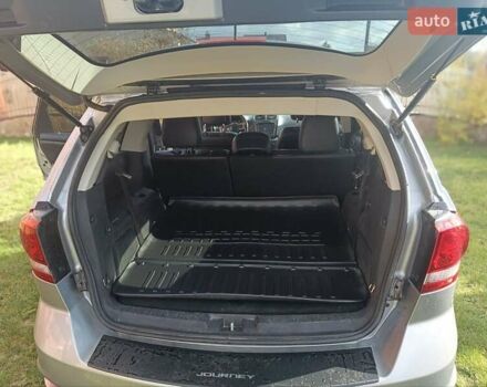 Серый Додж Джорни, объемом двигателя 3.6 л и пробегом 163 тыс. км за 13888 $, фото 12 на Automoto.ua