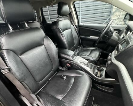 Серый Додж Джорни, объемом двигателя 2.4 л и пробегом 270 тыс. км за 13800 $, фото 4 на Automoto.ua