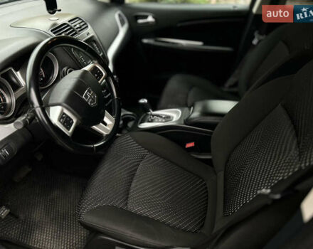 Серый Додж Джорни, объемом двигателя 2.36 л и пробегом 84 тыс. км за 12800 $, фото 15 на Automoto.ua