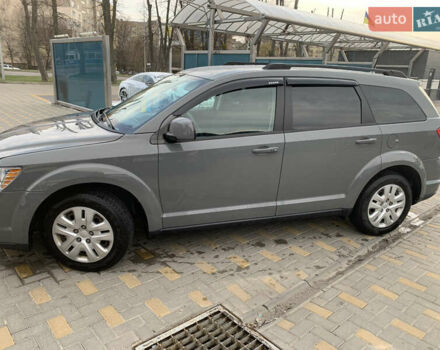 Сірий Додж Джорні, об'ємом двигуна 2.36 л та пробігом 120 тис. км за 15000 $, фото 6 на Automoto.ua