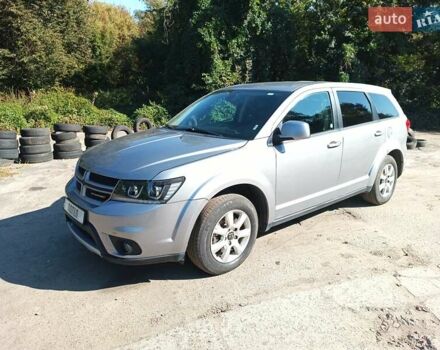 Серый Додж Джорни, объемом двигателя 3.6 л и пробегом 105 тыс. км за 15500 $, фото 2 на Automoto.ua
