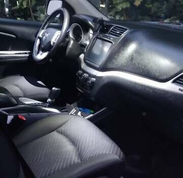 Серый Додж Джорни, объемом двигателя 2.36 л и пробегом 120 тыс. км за 13500 $, фото 1 на Automoto.ua