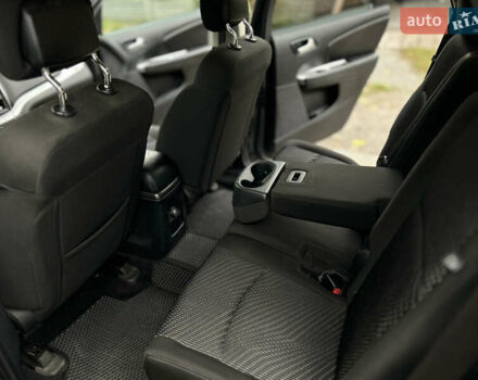 Серый Додж Джорни, объемом двигателя 2.36 л и пробегом 84 тыс. км за 12800 $, фото 20 на Automoto.ua